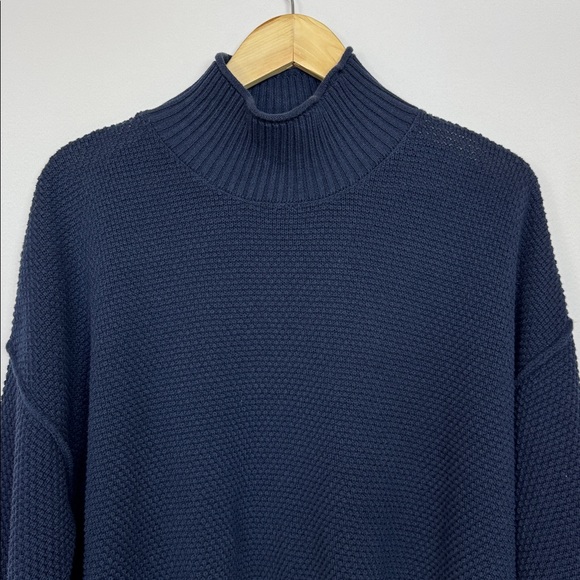 Free People Knit Sweater Navy Blue Size Medium Mock Neck - Picture 2 of 8